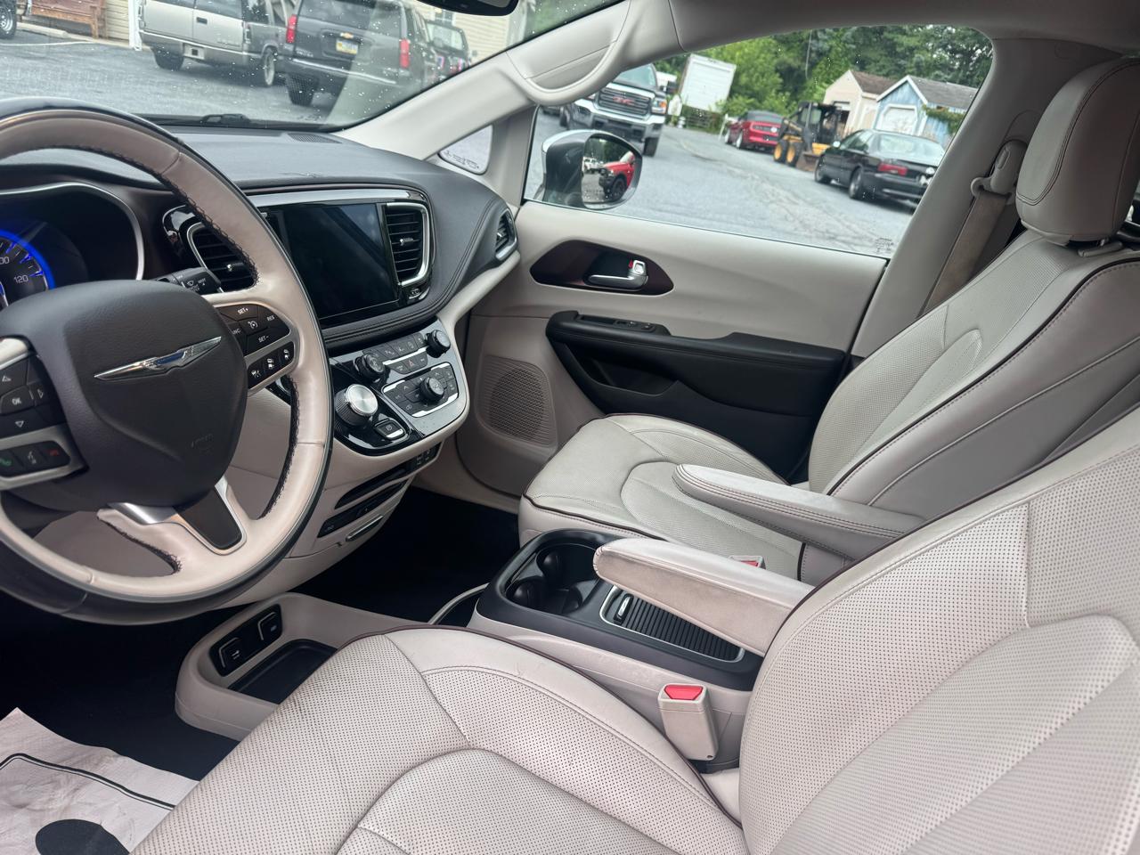 Chrysler Pacifica Limited FWD 2017