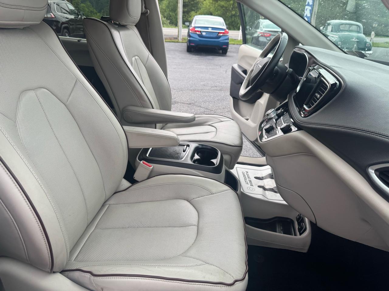 Chrysler Pacifica Limited FWD 2017