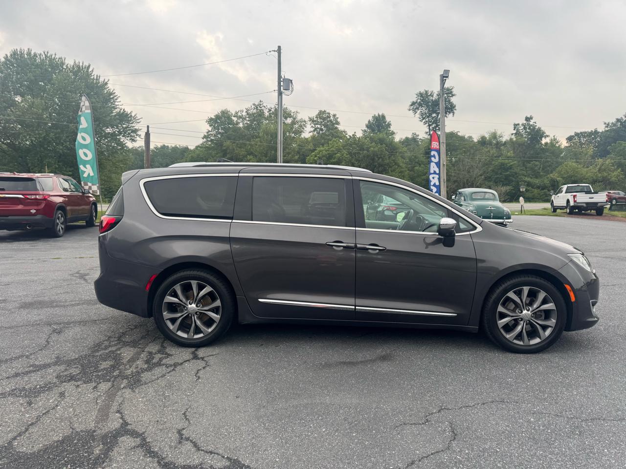 Chrysler Pacifica Limited FWD 2017