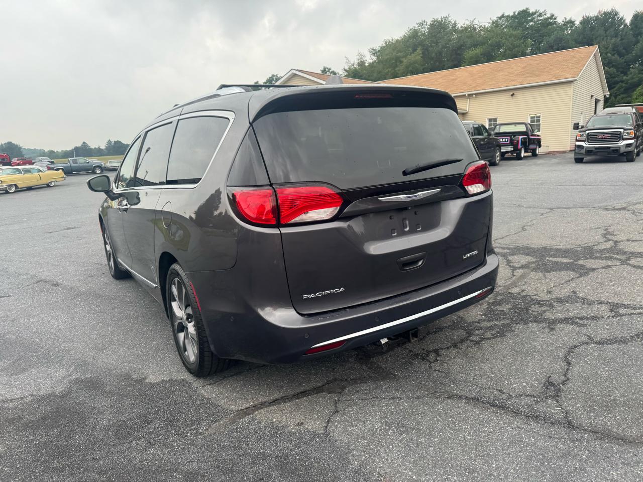 Chrysler Pacifica Limited FWD 2017