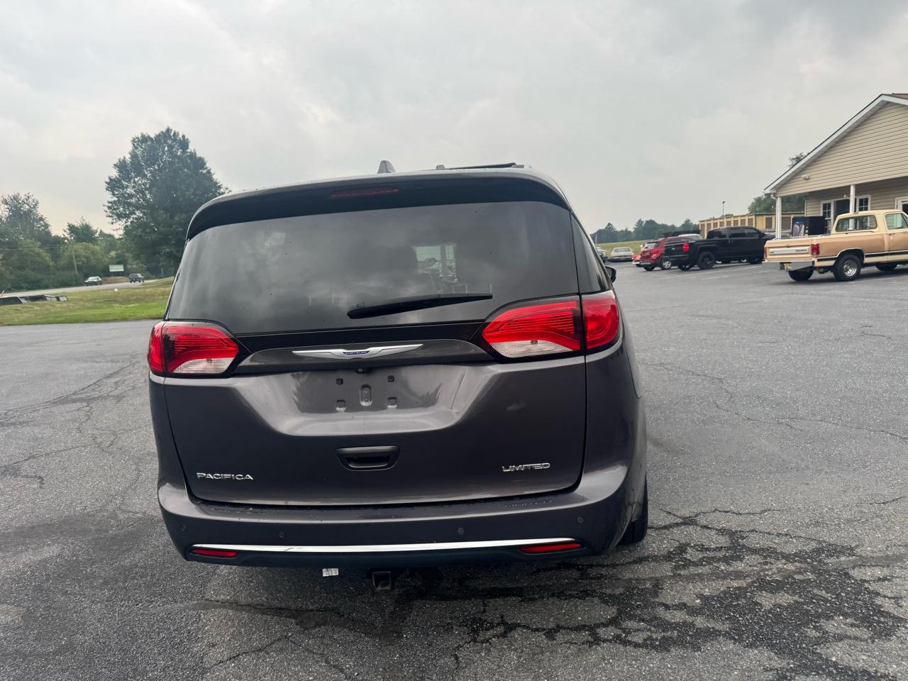 Chrysler Pacifica Limited FWD 2017