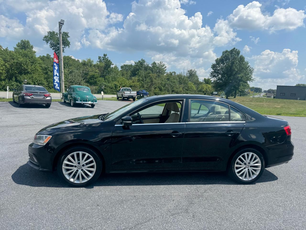 Volkswagen Jetta Sedan 4dr Auto 1.8T SE PZEV 2015