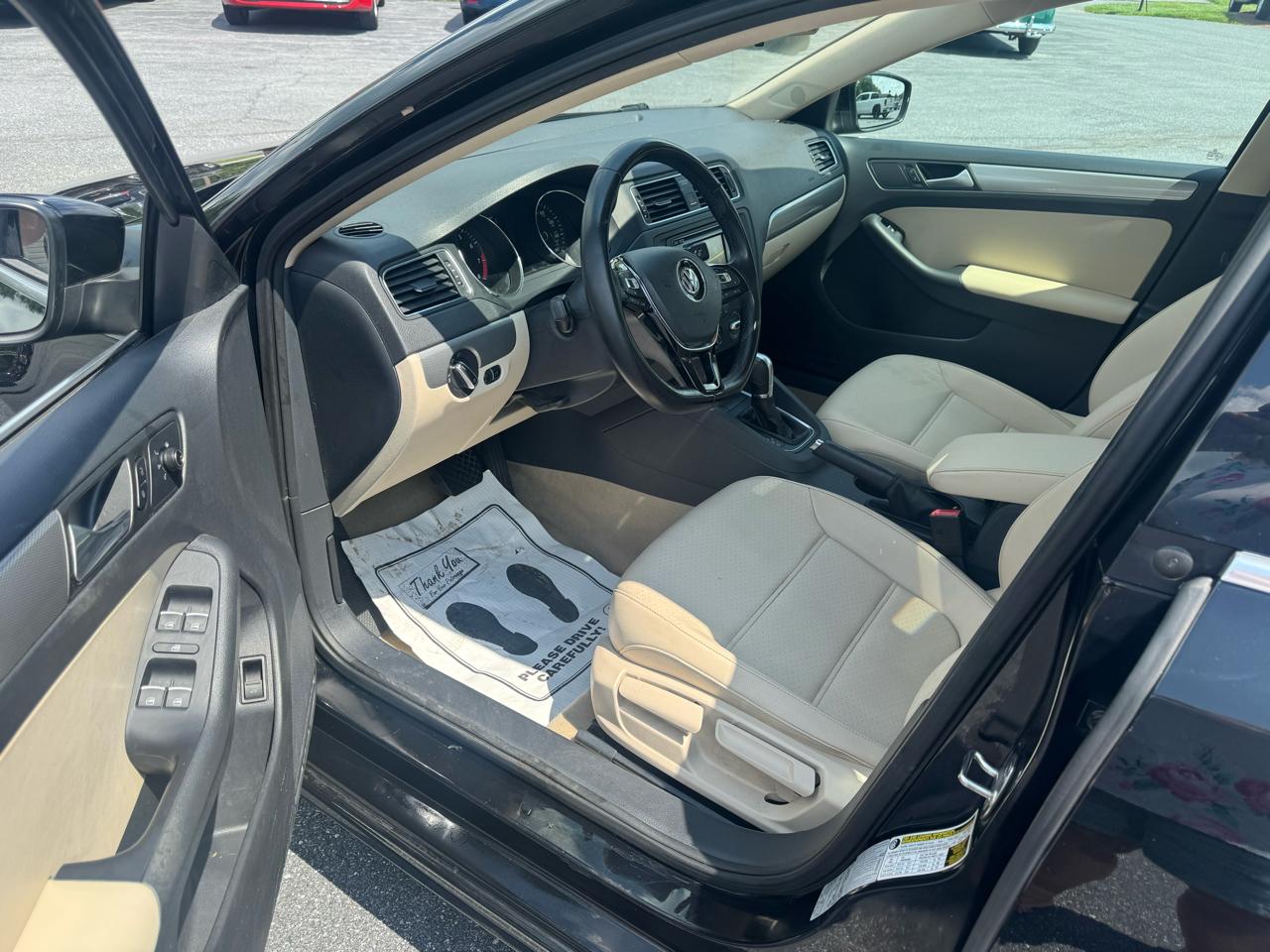 Volkswagen Jetta Sedan 4dr Auto 1.8T SE PZEV 2015