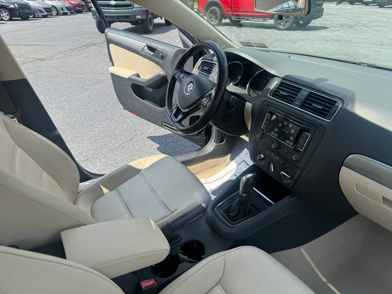 Volkswagen Jetta Sedan 4dr Auto 1.8T SE PZEV 2015