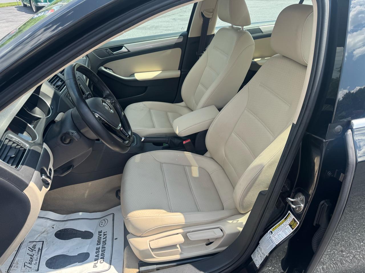 Volkswagen Jetta Sedan 4dr Auto 1.8T SE PZEV 2015