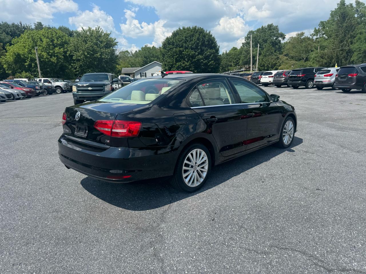 Volkswagen Jetta Sedan 4dr Auto 1.8T SE PZEV 2015