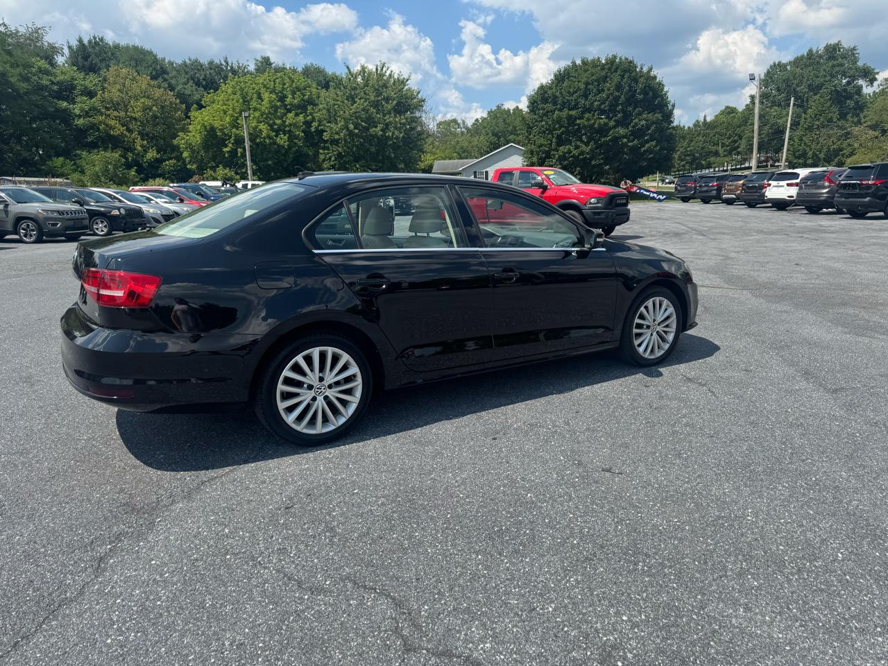 Volkswagen Jetta Sedan 4dr Auto 1.8T SE PZEV 2015