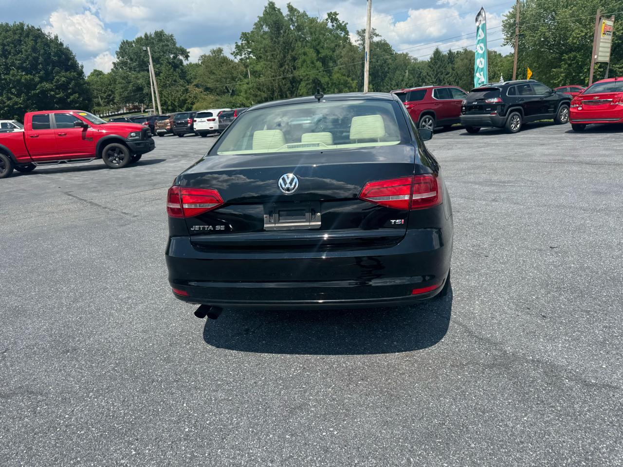 Volkswagen Jetta Sedan 4dr Auto 1.8T SE PZEV 2015