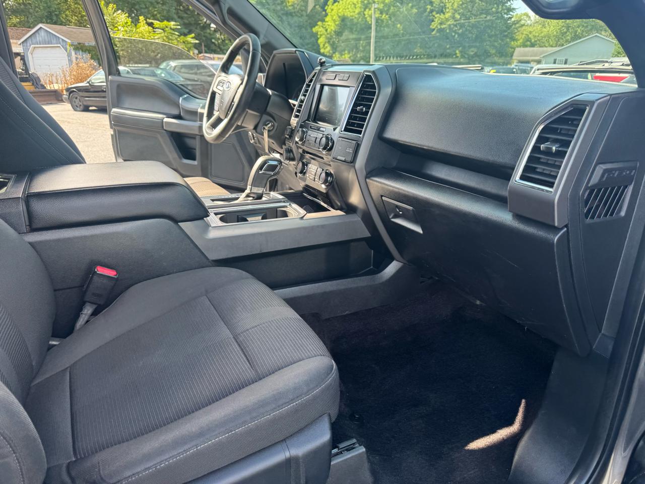 Ford F-150 4WD SuperCrew 145" XLT 2016