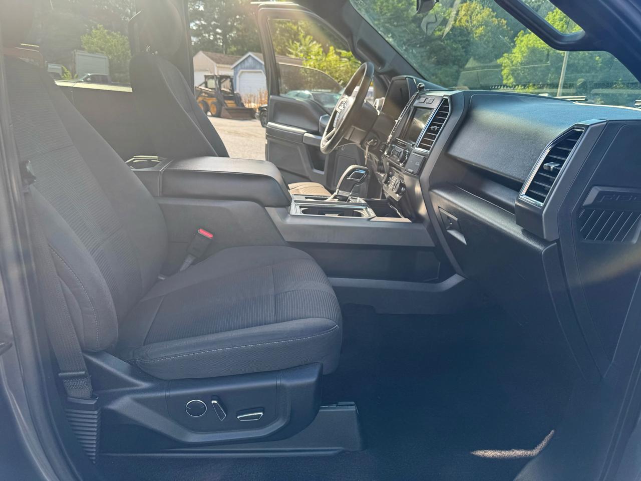 Ford F-150 4WD SuperCrew 145" XLT 2016