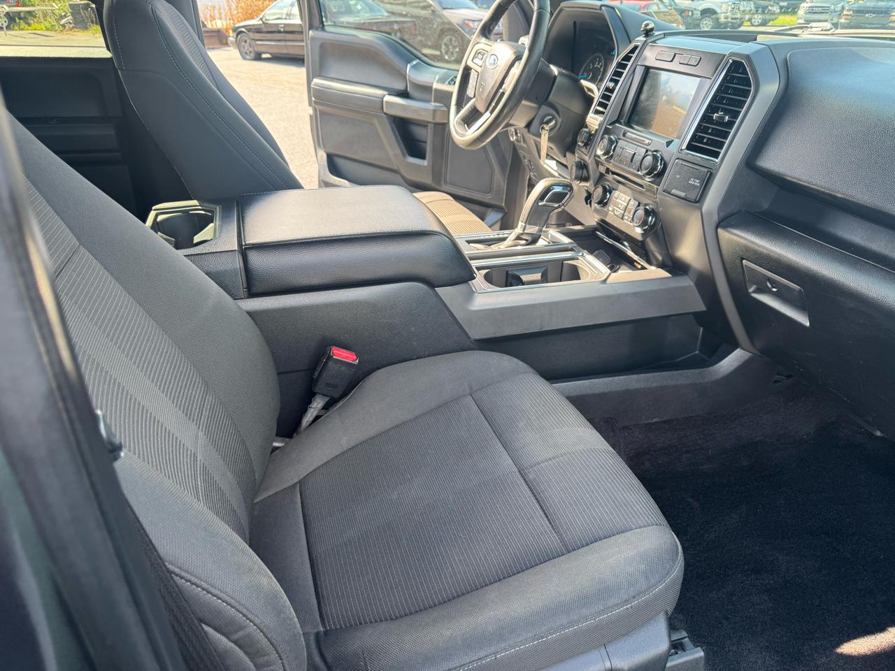 Ford F-150 4WD SuperCrew 145" XLT 2016