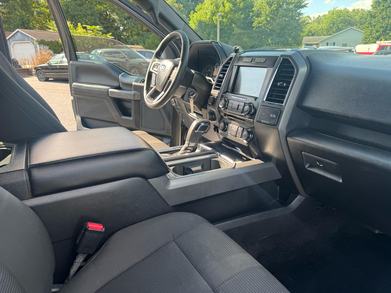 Ford F-150 4WD SuperCrew 145" XLT 2016