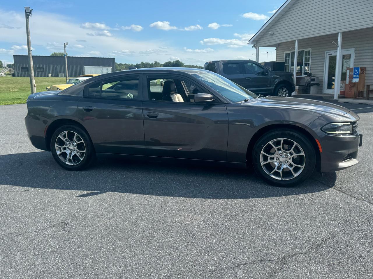 Dodge Charger 4dr Sdn SXT AWD 2016