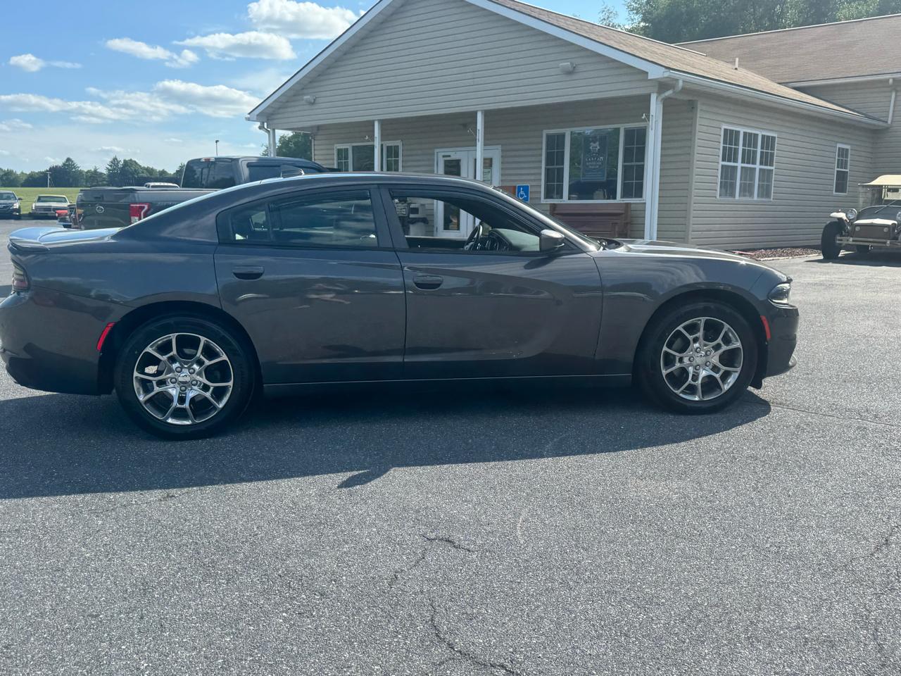 Dodge Charger 4dr Sdn SXT AWD 2016