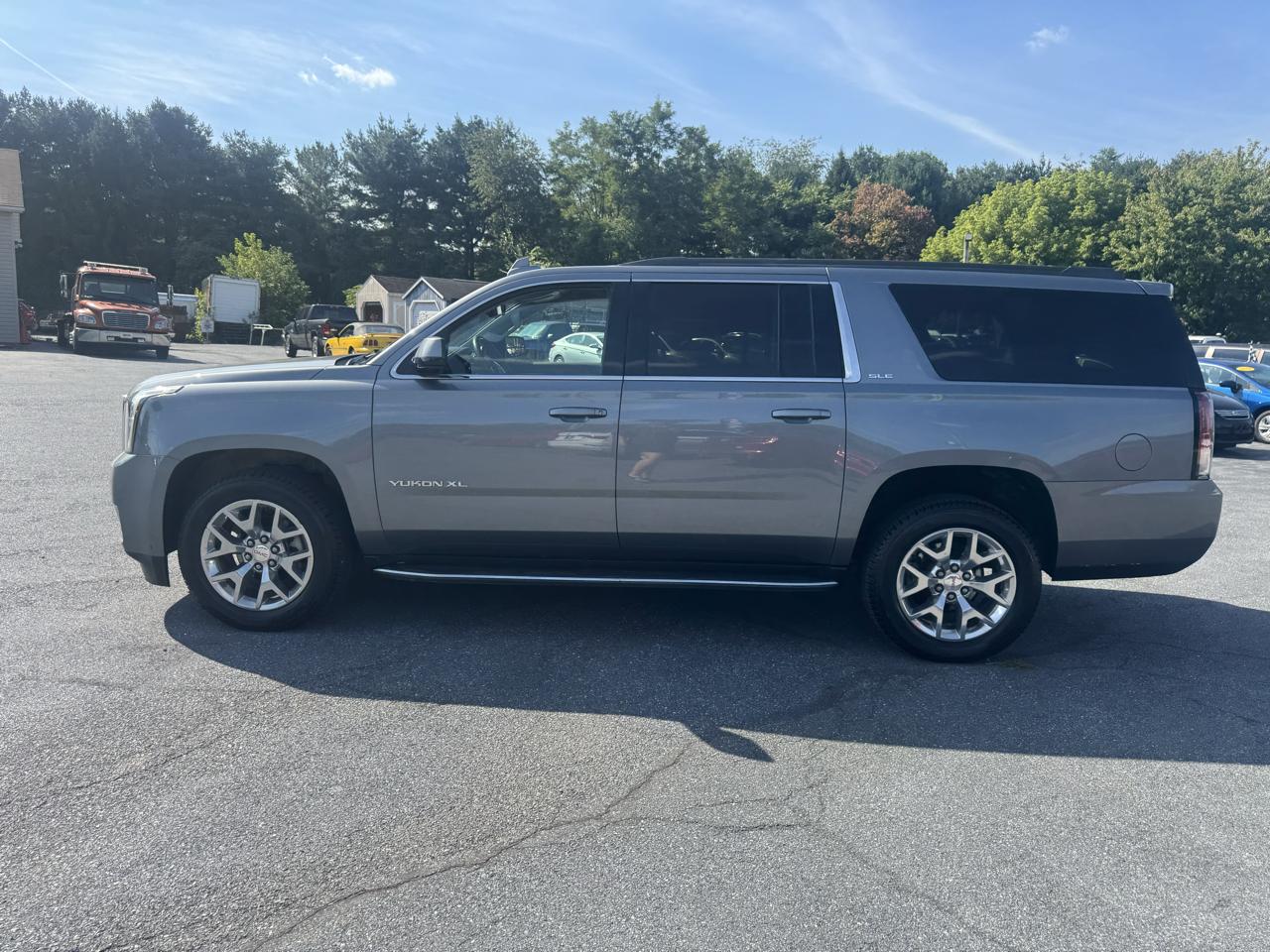 GMC Yukon XL 4WD 4dr SLE 2019
