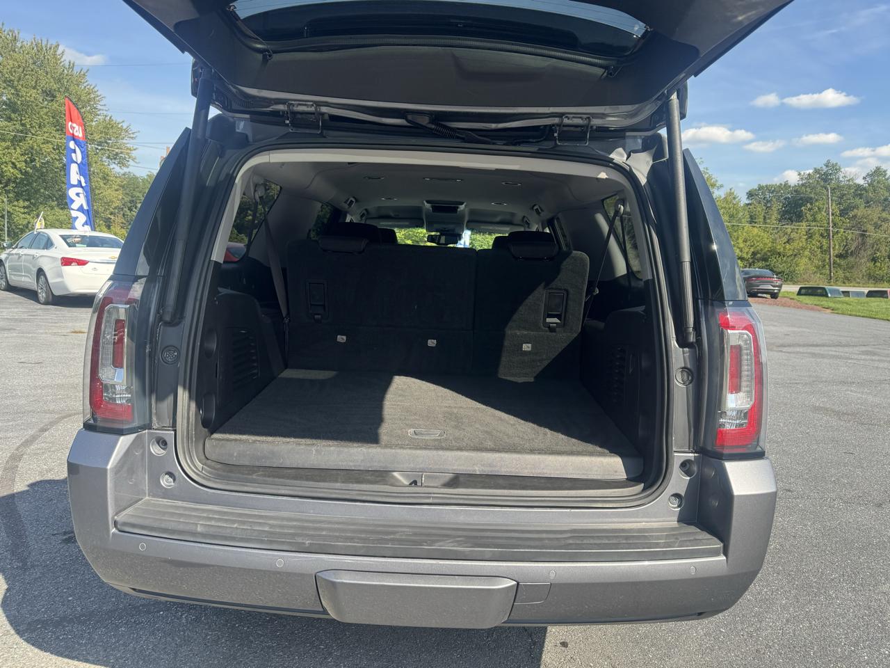 GMC Yukon XL 4WD 4dr SLE 2019