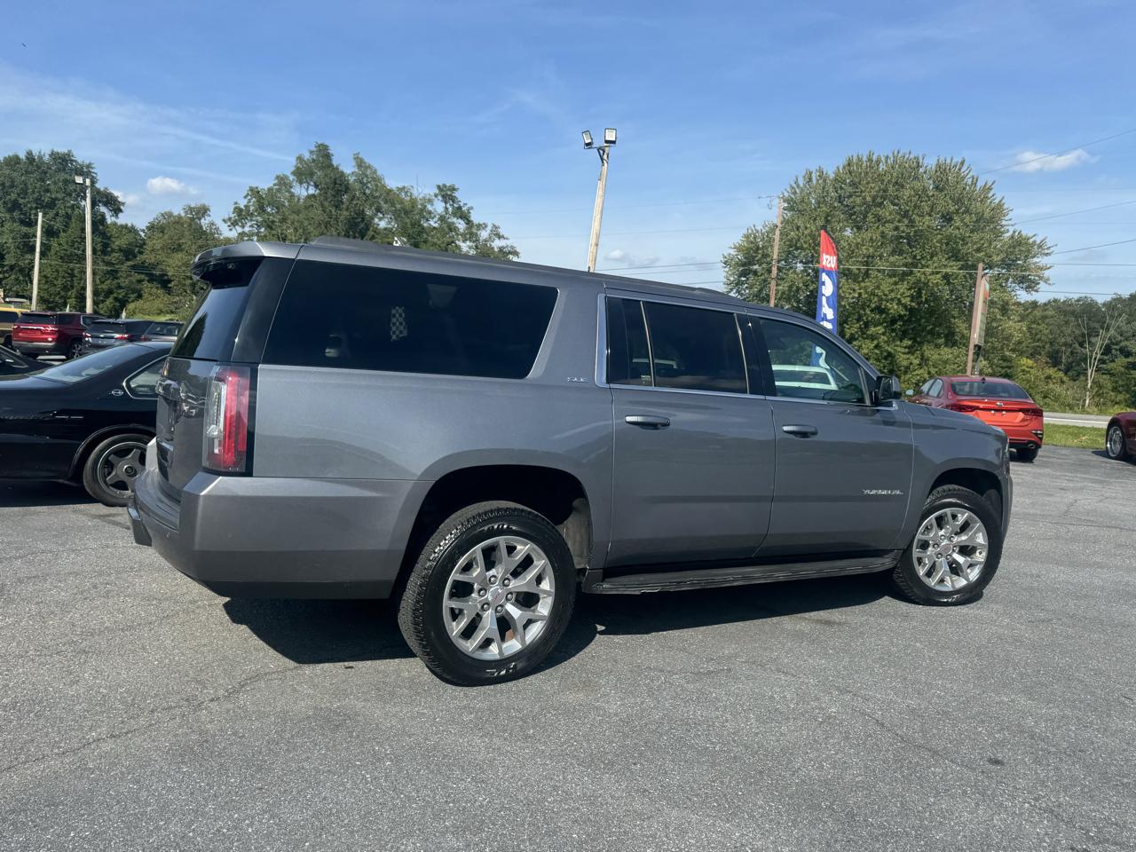 GMC Yukon XL 4WD 4dr SLE 2019