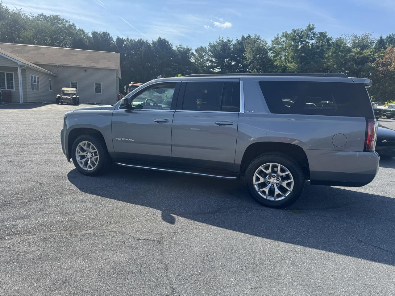 GMC Yukon XL 4WD 4dr SLE 2019
