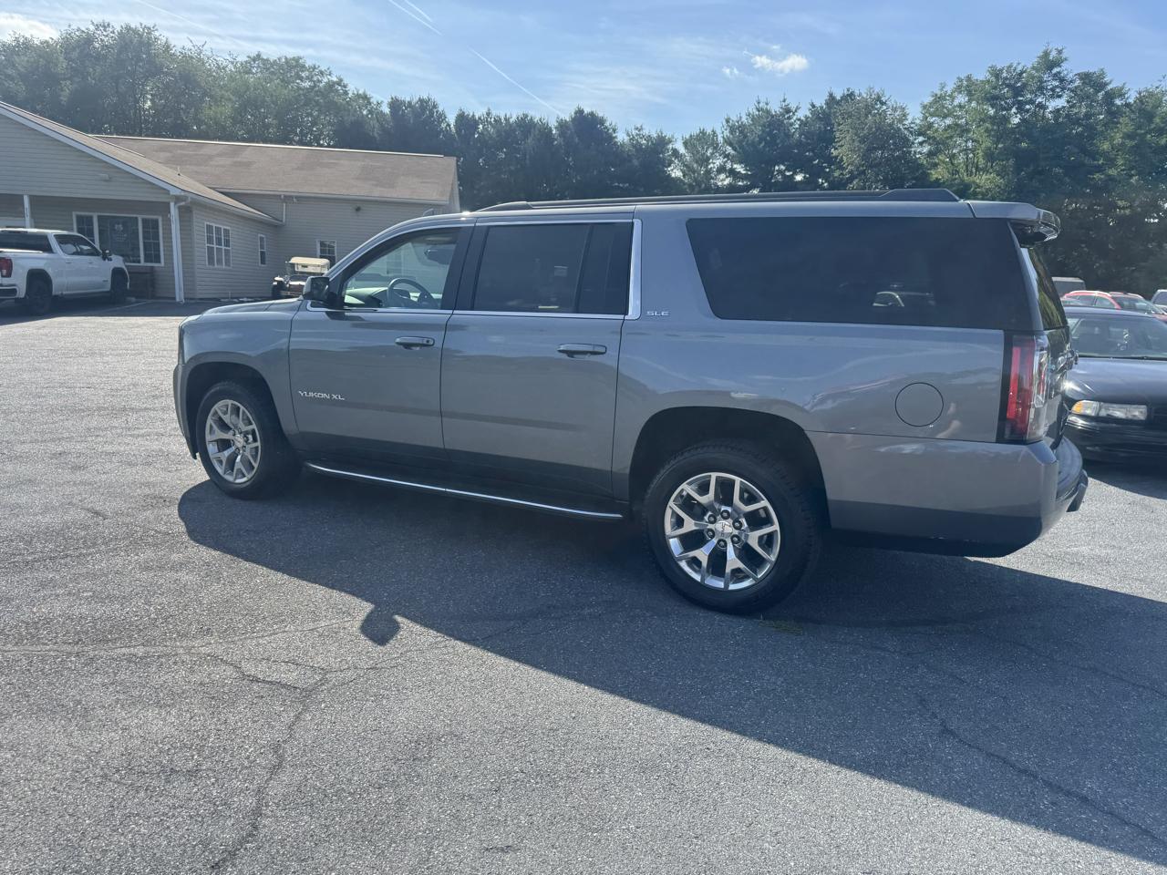GMC Yukon XL 4WD 4dr SLE 2019