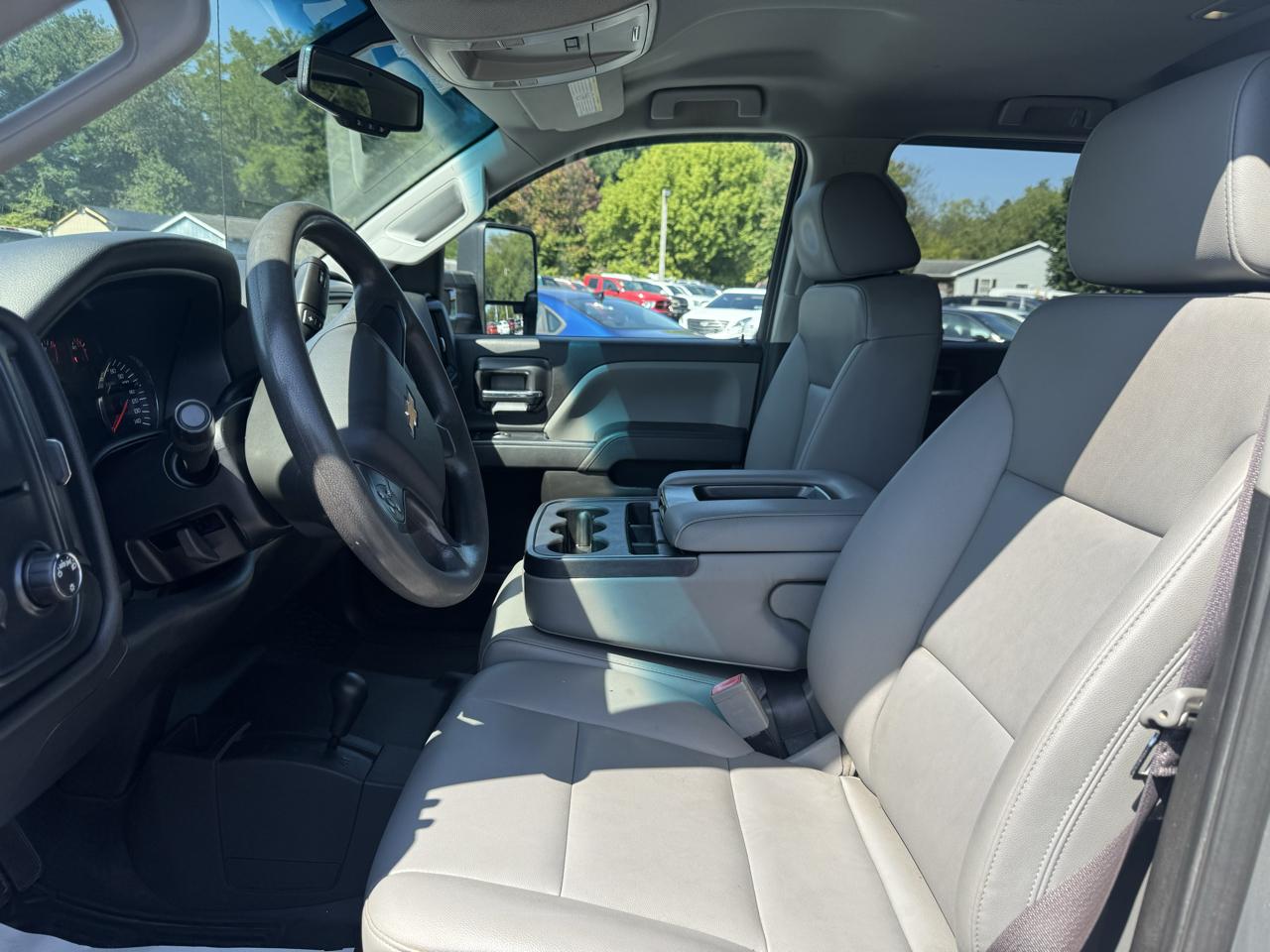 Chevrolet Silverado photo 17