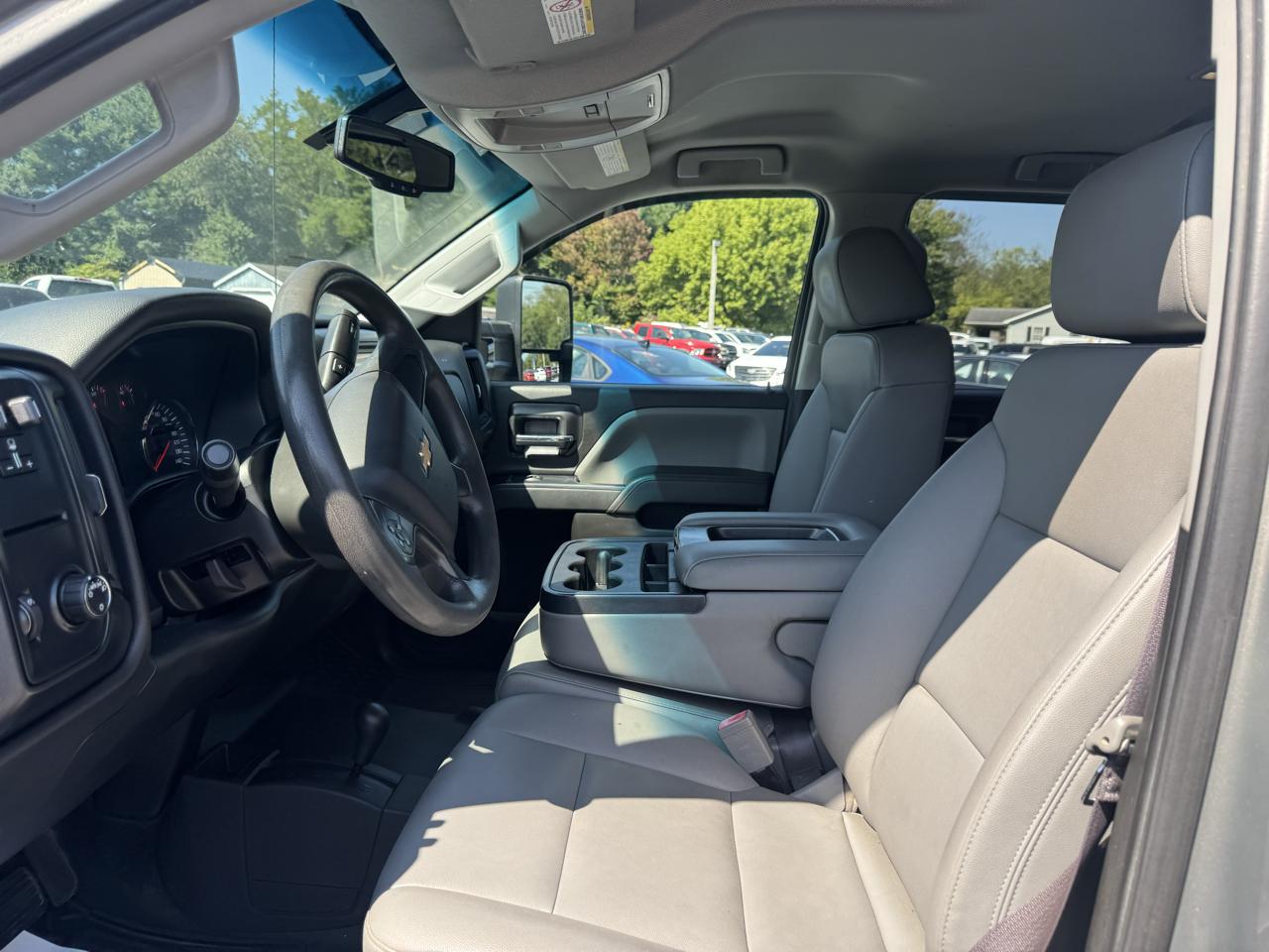 Chevrolet Silverado photo 18