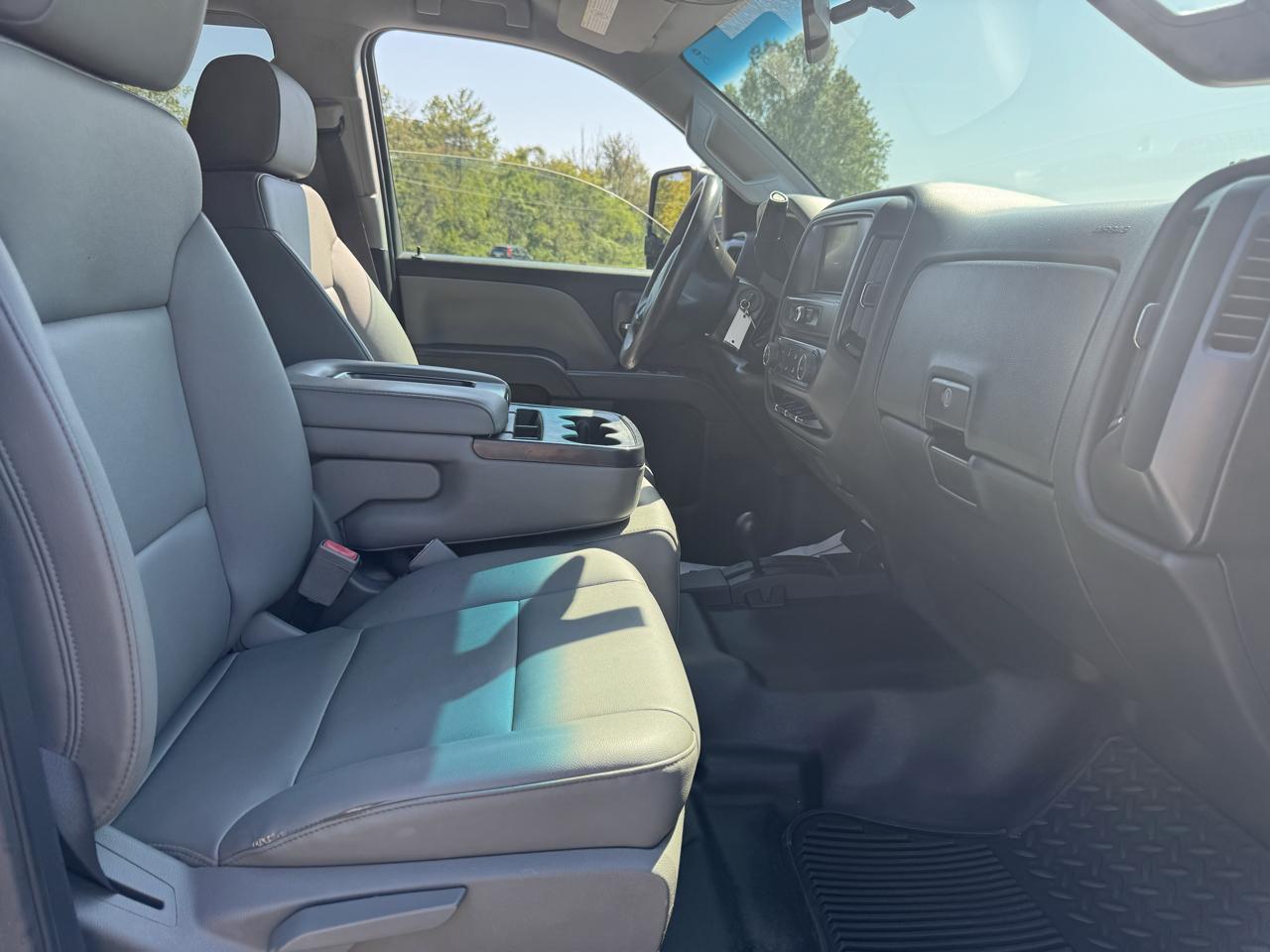 Chevrolet Silverado photo 23
