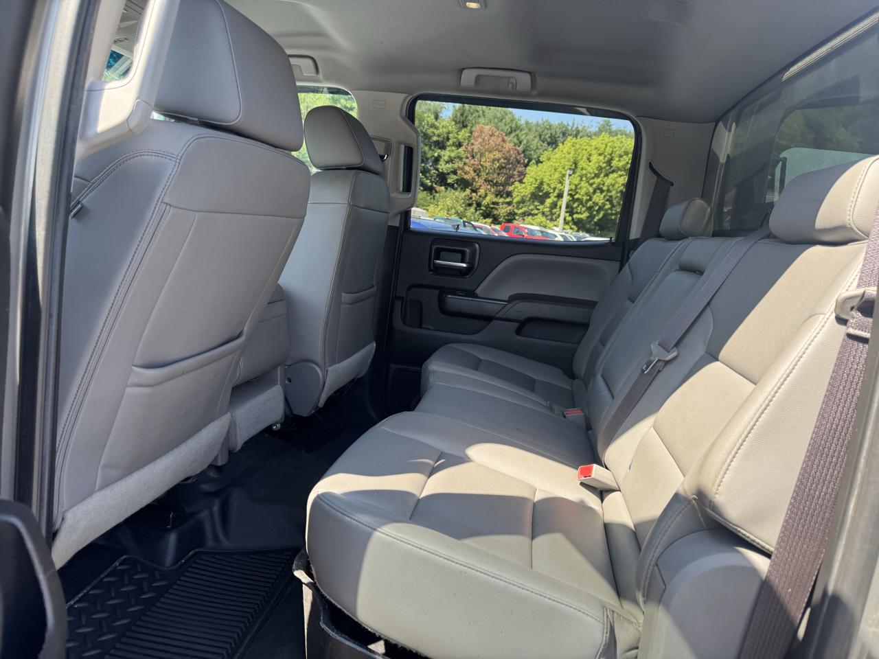 Chevrolet Silverado photo 26