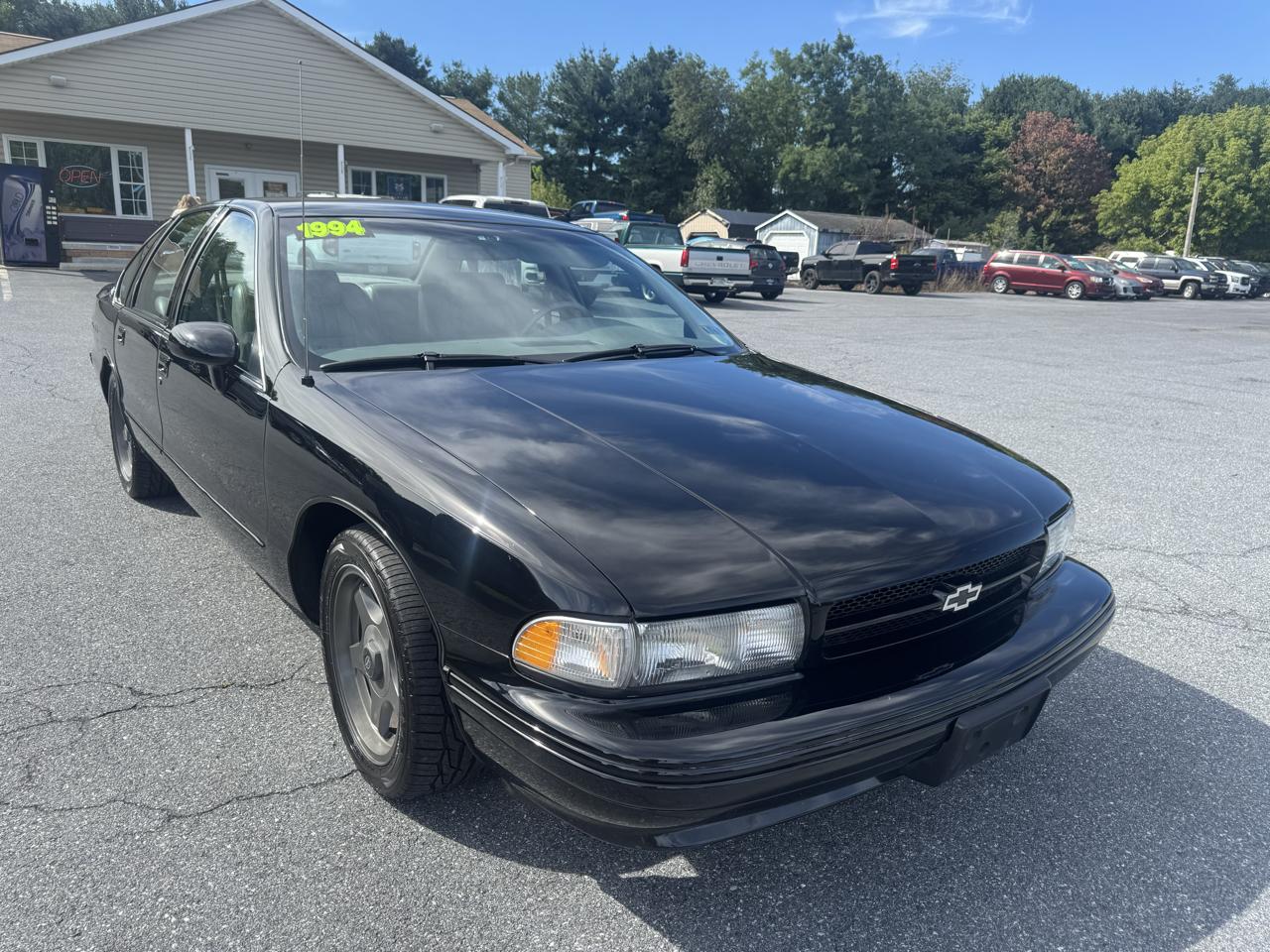 Chevrolet Caprice Classic/Impala SS 4dr Sedan LS 1994