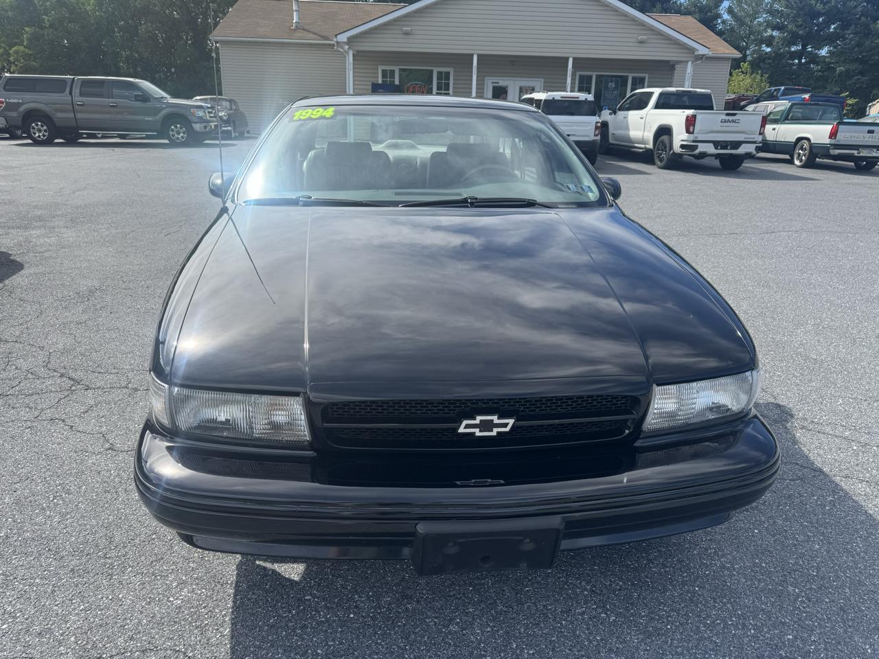 Chevrolet Caprice Classic/Impala SS 4dr Sedan LS 1994