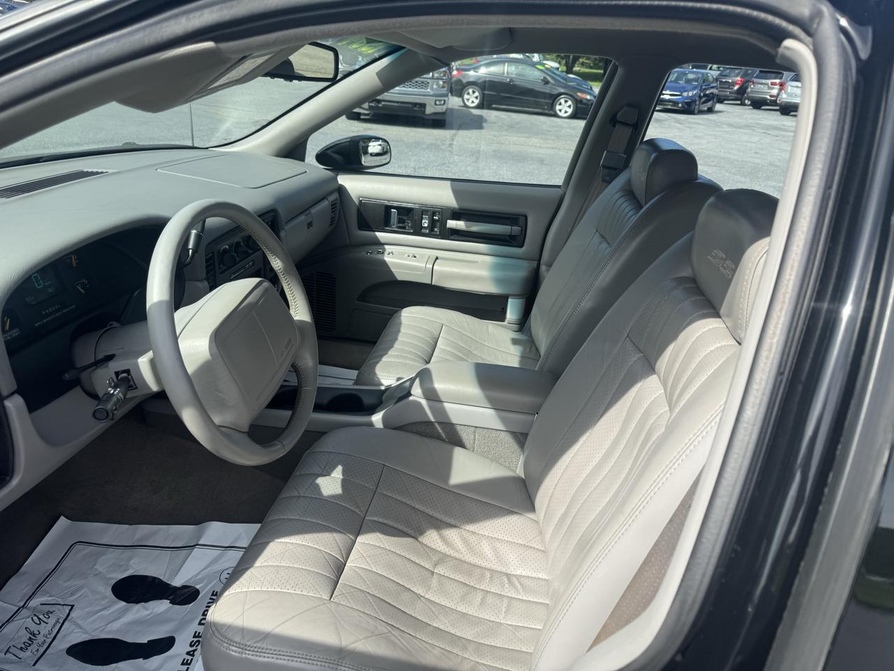 Chevrolet Caprice Classic/Impala SS 4dr Sedan LS 1994