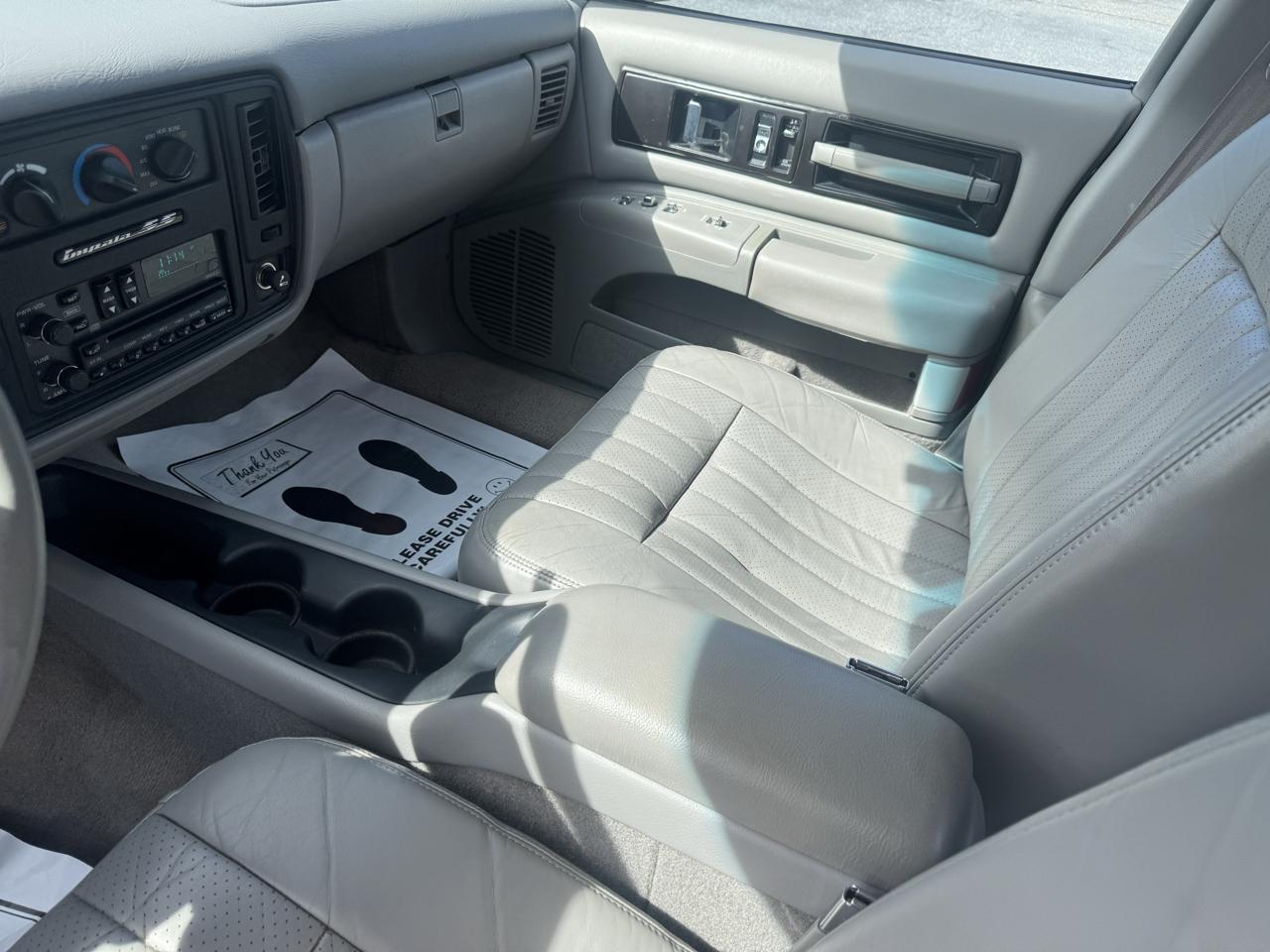 Chevrolet Caprice Classic/Impala SS 4dr Sedan LS 1994