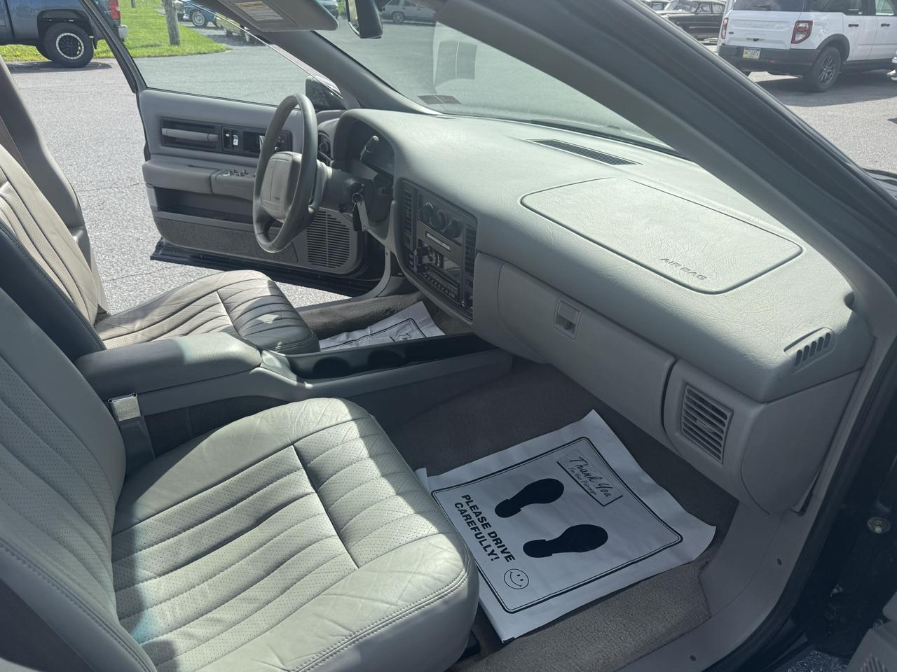 Chevrolet Caprice Classic/Impala SS 4dr Sedan LS 1994