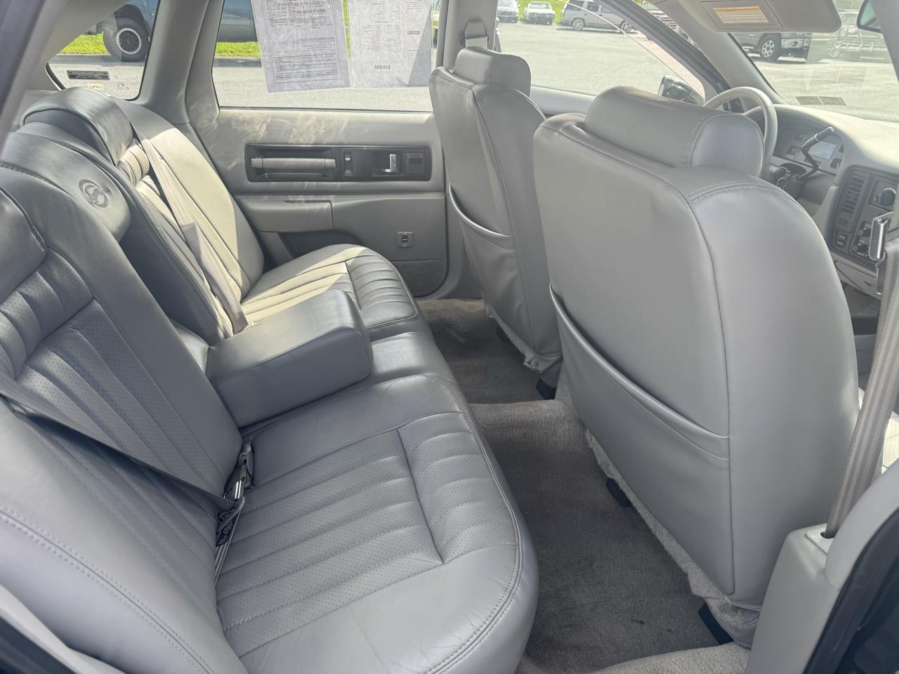 Chevrolet Caprice Classic/Impala SS 4dr Sedan LS 1994