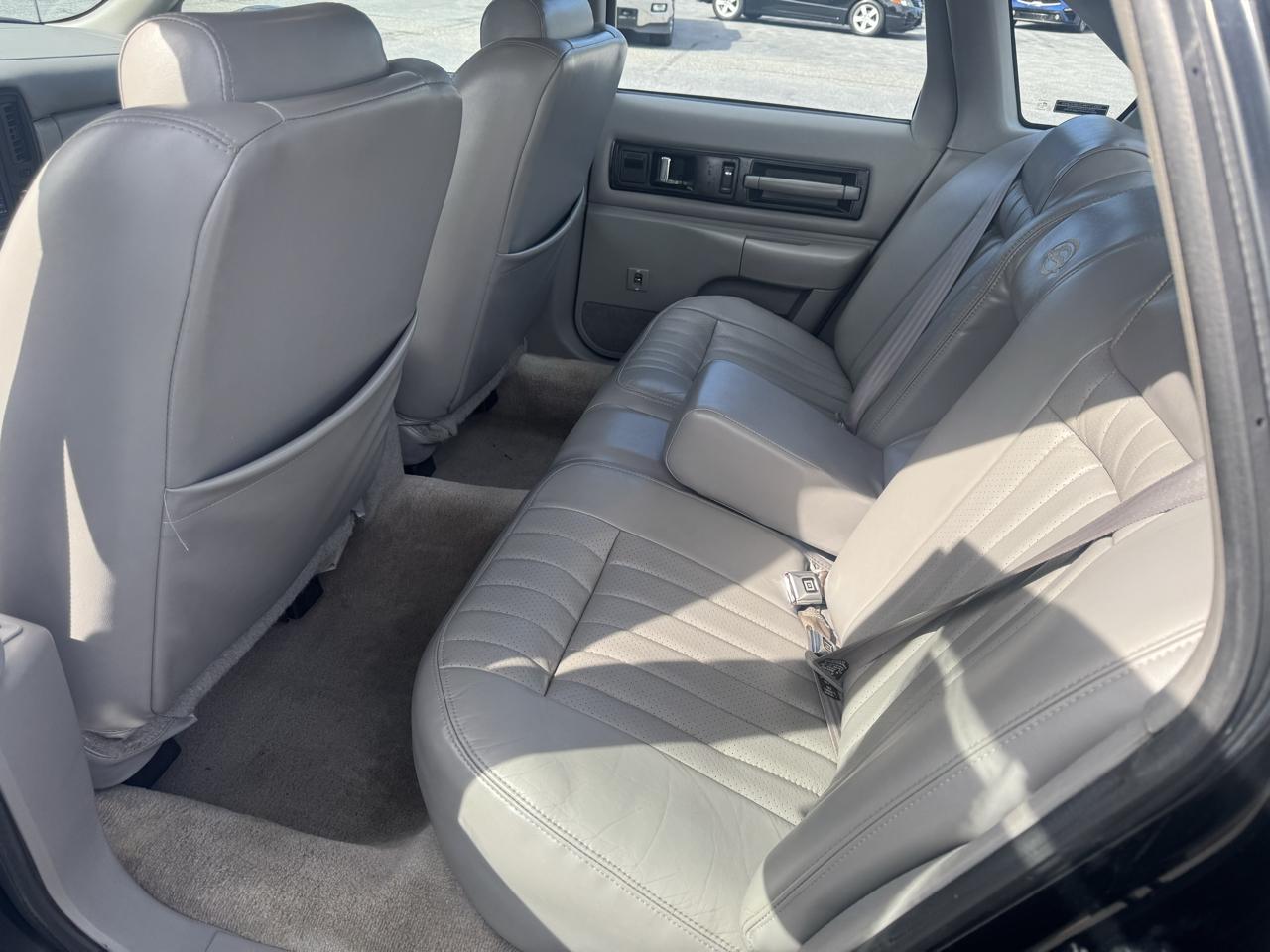 Chevrolet Caprice Classic/Impala SS 4dr Sedan LS 1994