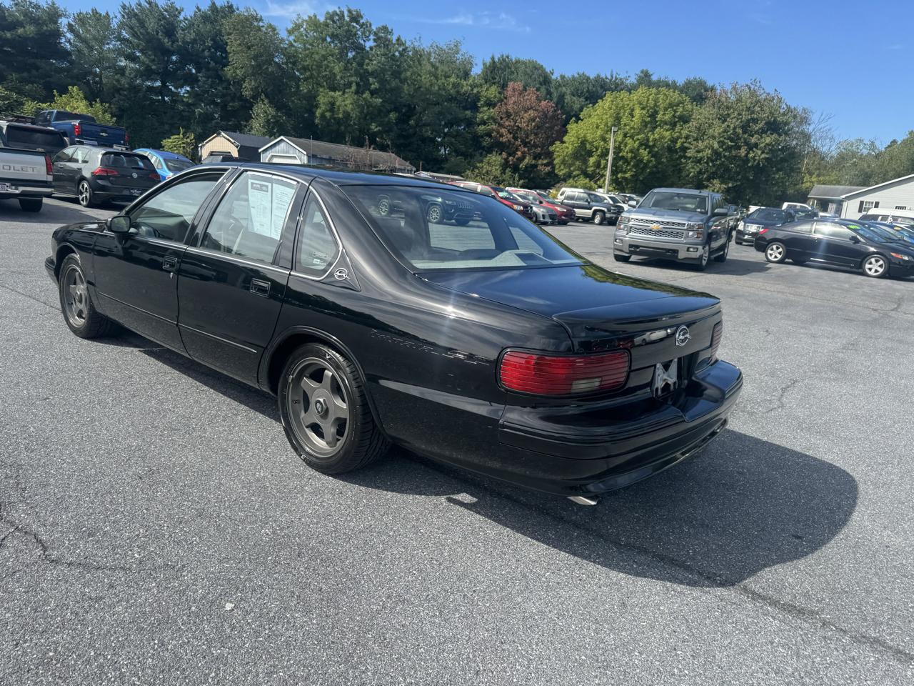 Chevrolet Caprice Classic/Impala SS 4dr Sedan LS 1994