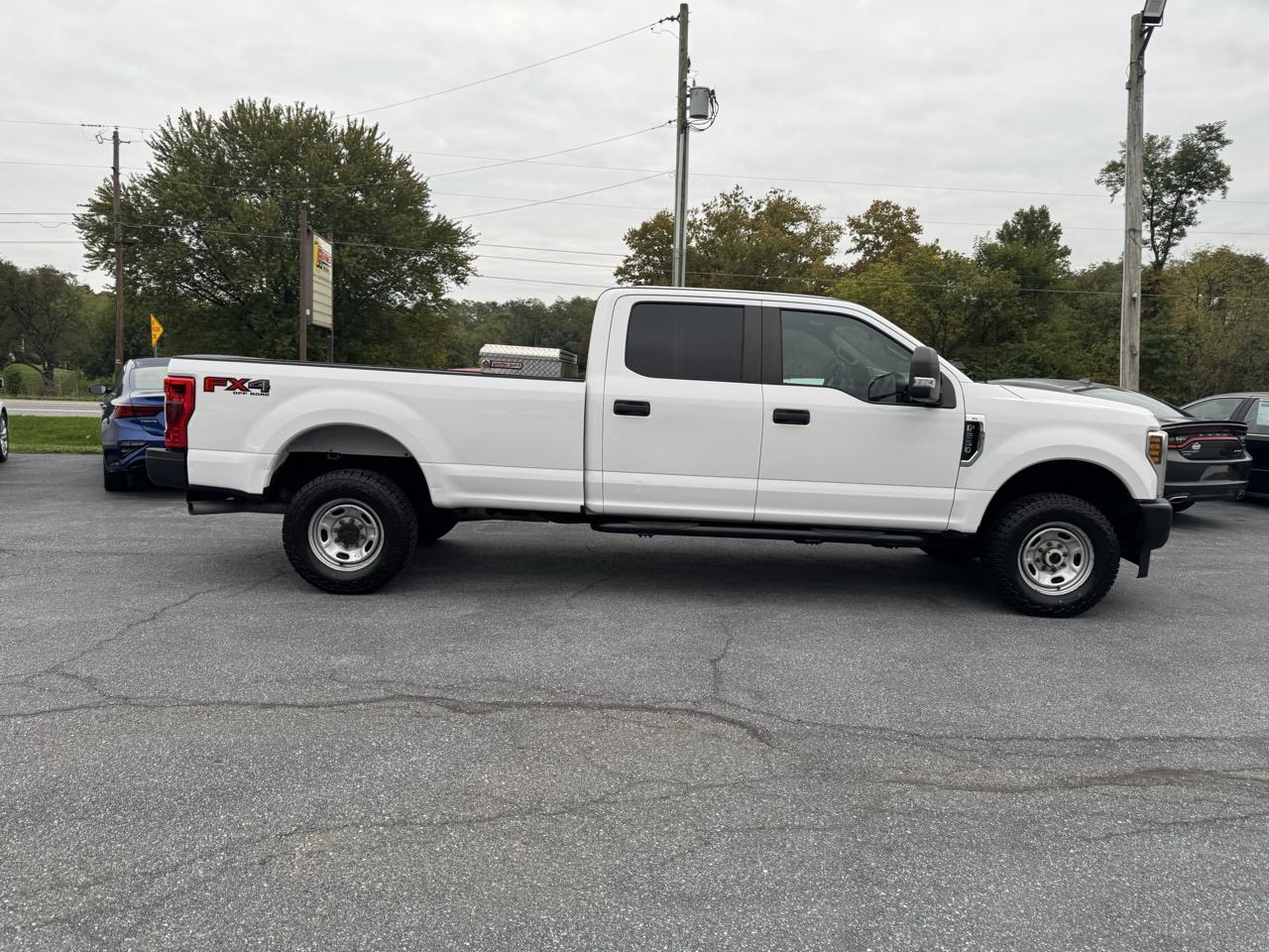 Ford Super Duty F-250 SRW XL 4WD Crew Cab 8' Box 2019