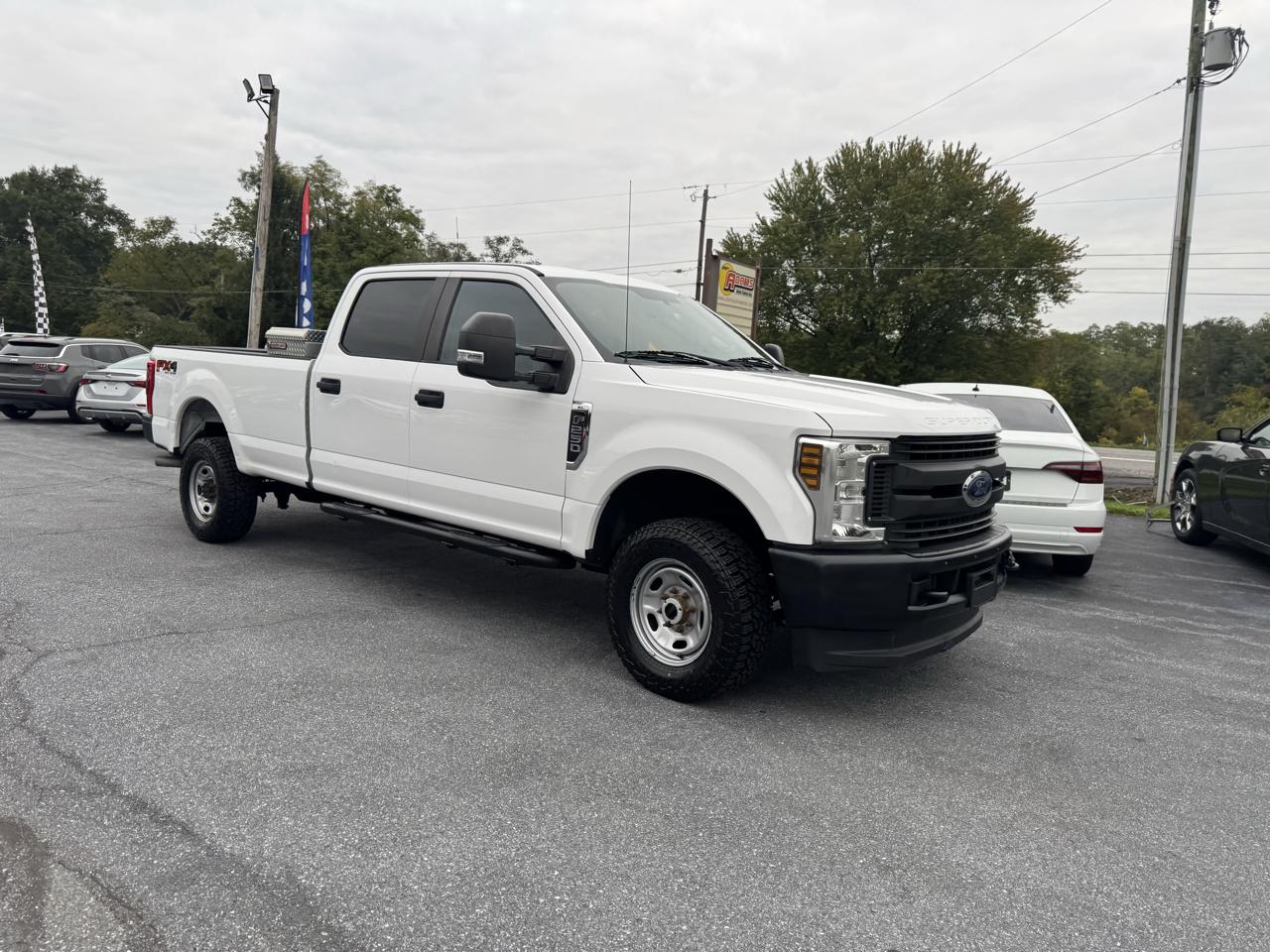 Ford Super Duty F-250 SRW XL 4WD Crew Cab 8' Box 2019
