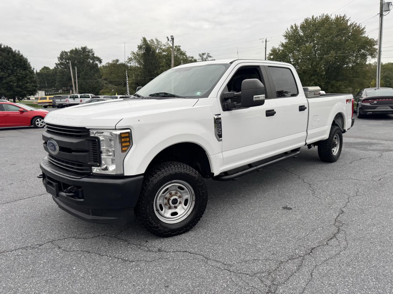 Ford Super Duty F-250 SRW XL 4WD Crew Cab 8' Box 2019