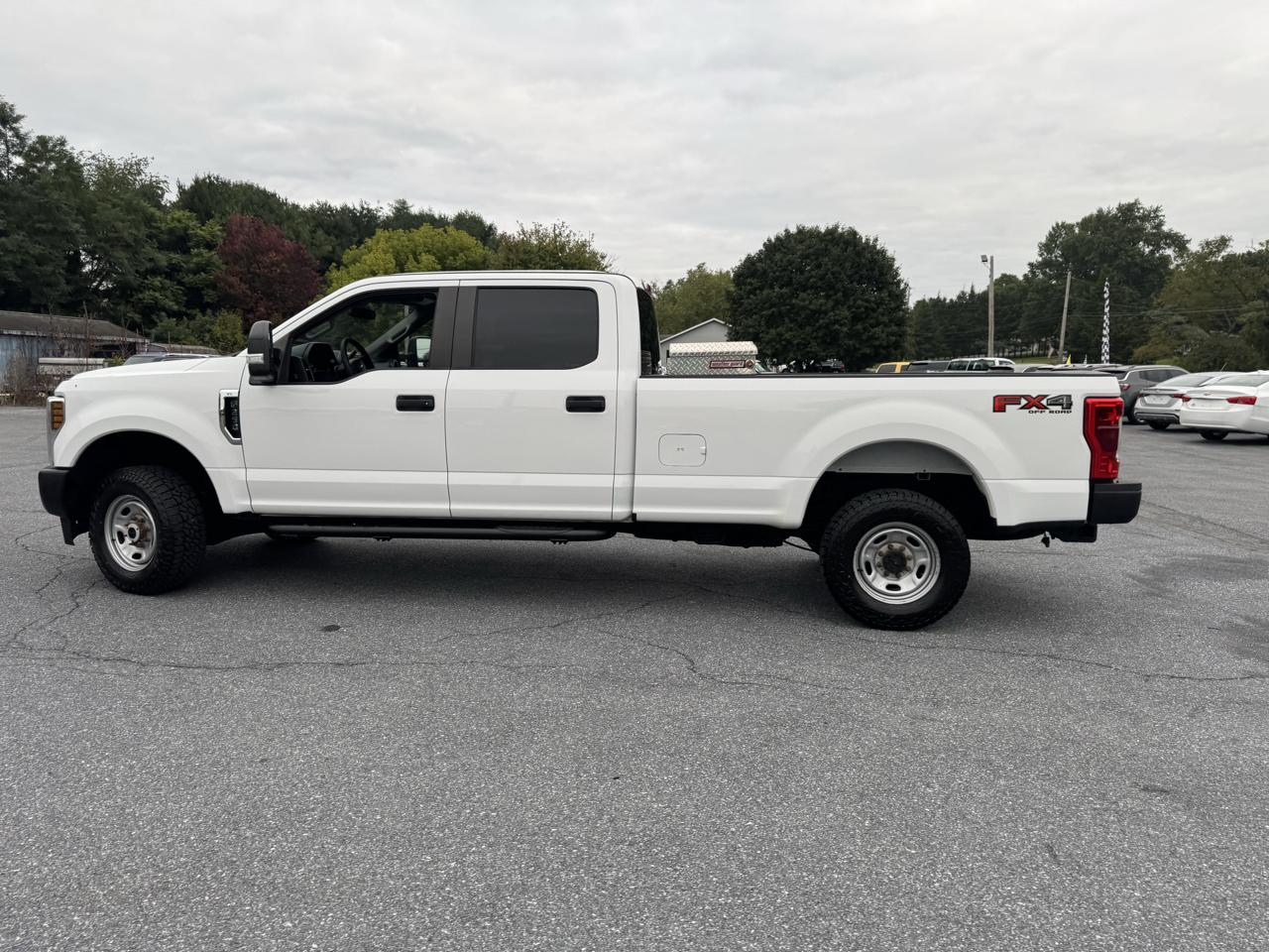Ford Super Duty F-250 SRW XL 4WD Crew Cab 8' Box 2019