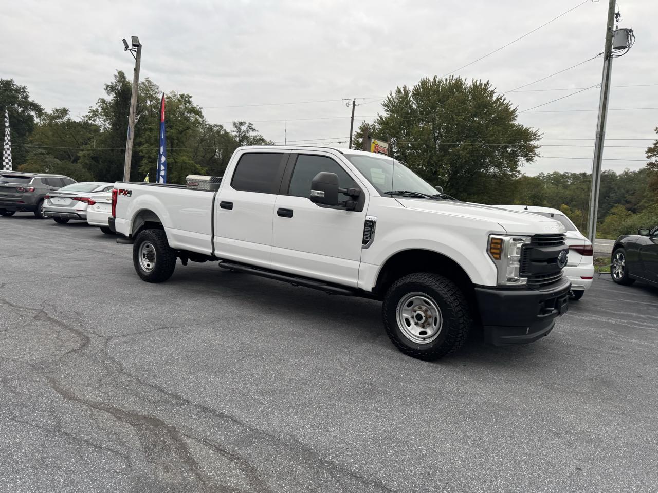 Ford Super Duty F-250 SRW XL 4WD Crew Cab 8' Box 2019