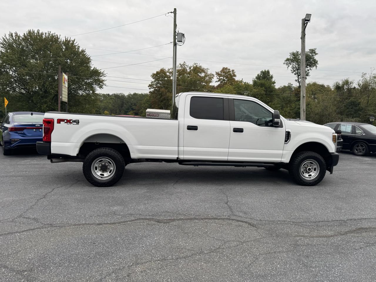 Ford Super Duty F-250 SRW XL 4WD Crew Cab 8' Box 2019