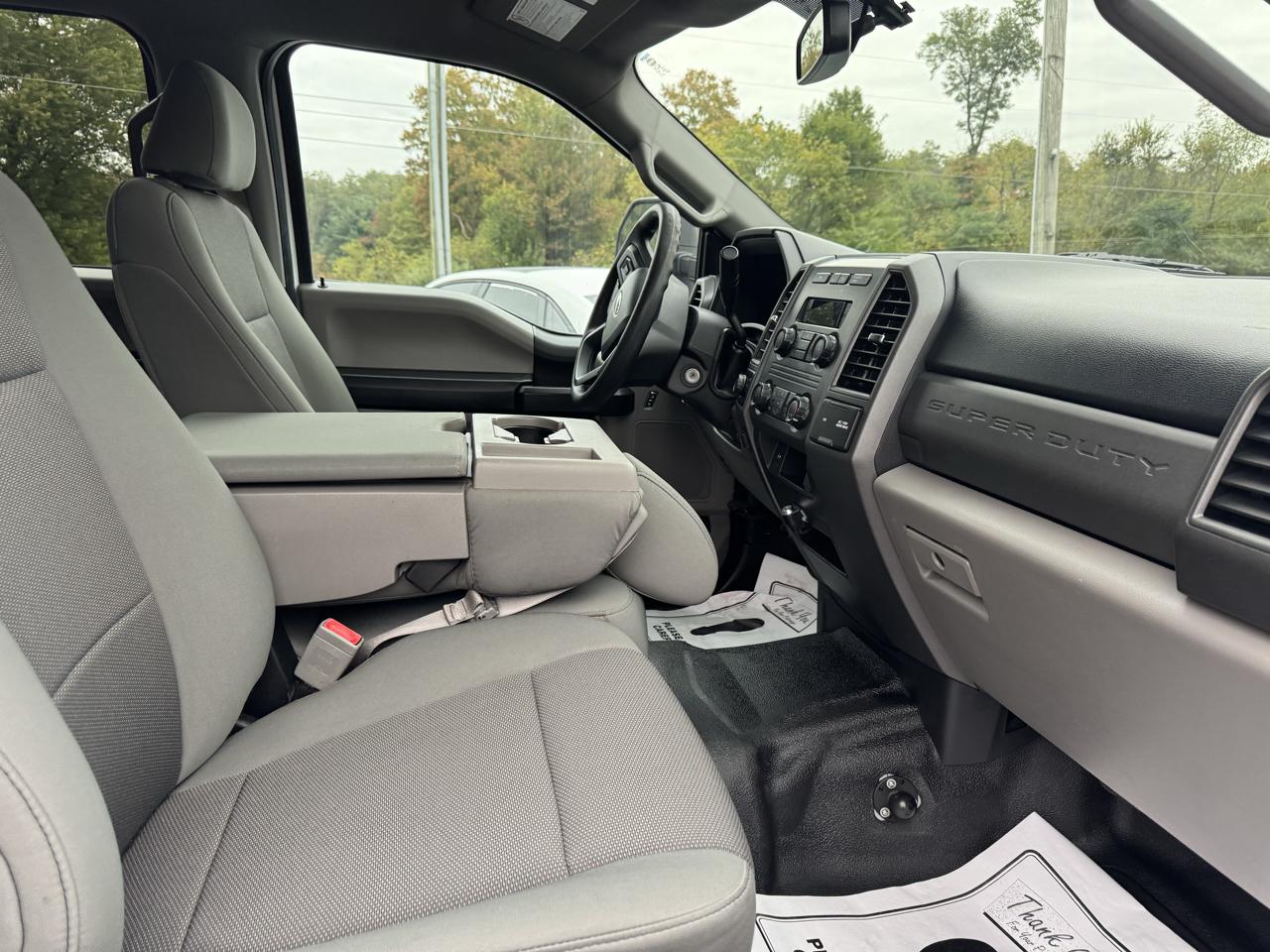Ford Super Duty F-250 SRW XL 4WD Crew Cab 8' Box 2019