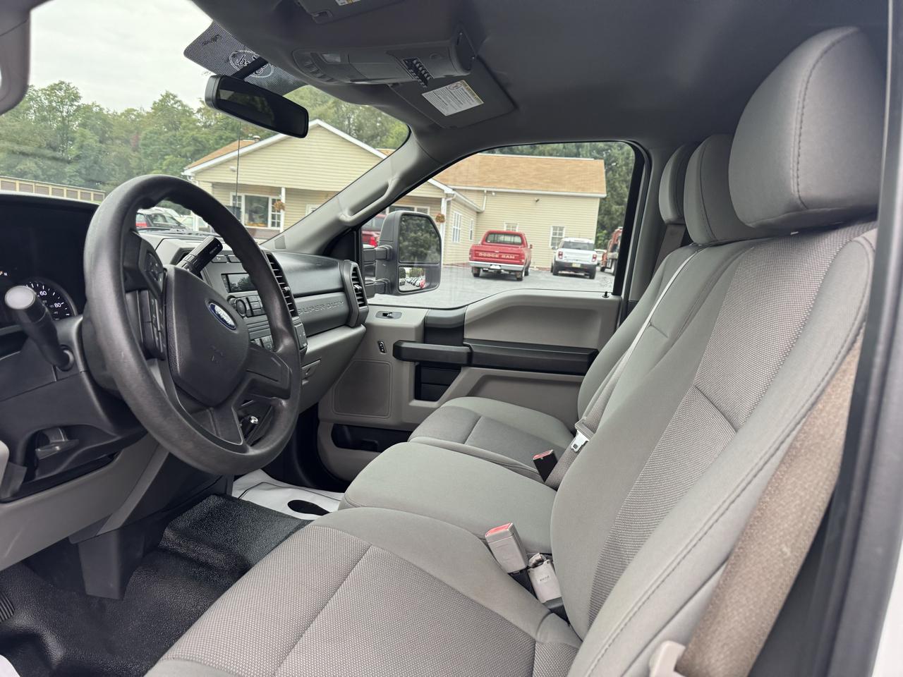 Ford Super Duty F-250 SRW XL 4WD Crew Cab 8' Box 2019