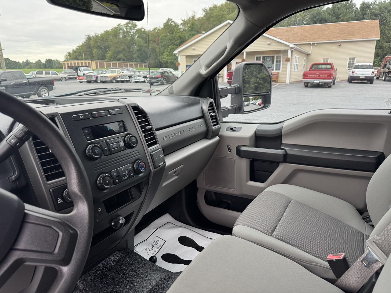 Ford Super Duty F-250 SRW XL 4WD Crew Cab 8' Box 2019