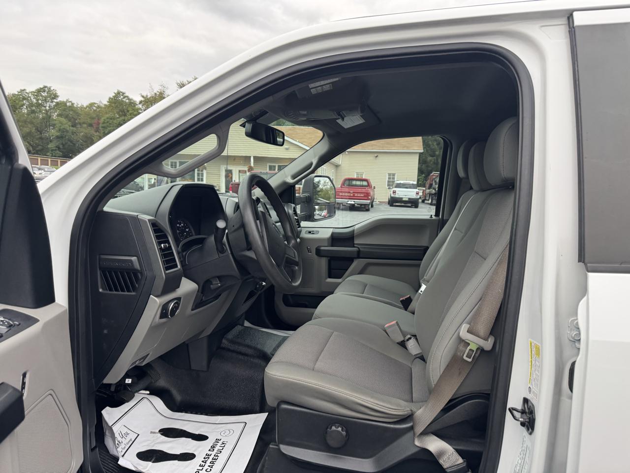 Ford Super Duty F-250 SRW XL 4WD Crew Cab 8' Box 2019
