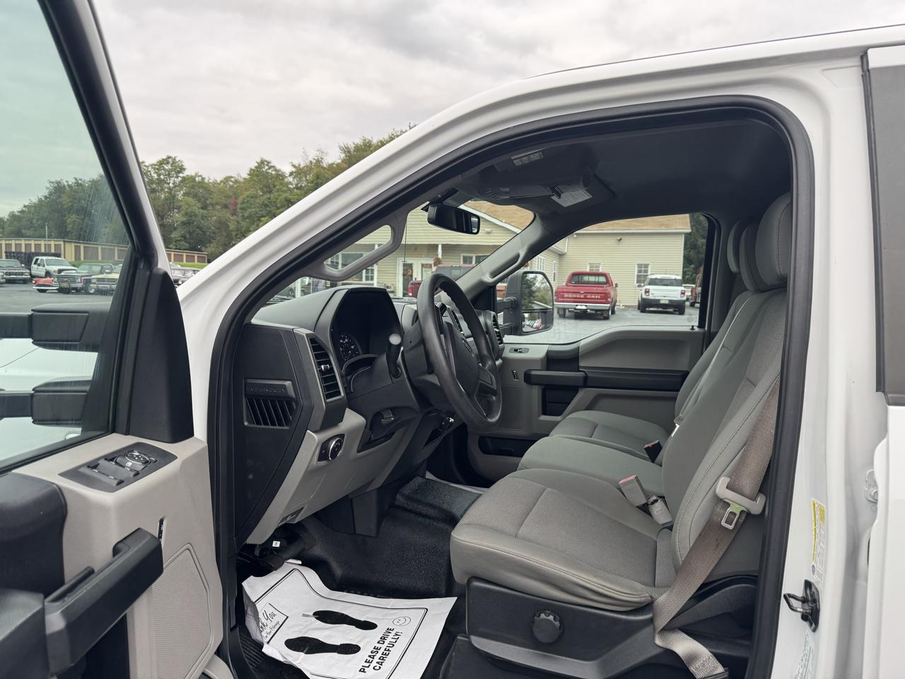 Ford Super Duty F-250 SRW XL 4WD Crew Cab 8' Box 2019