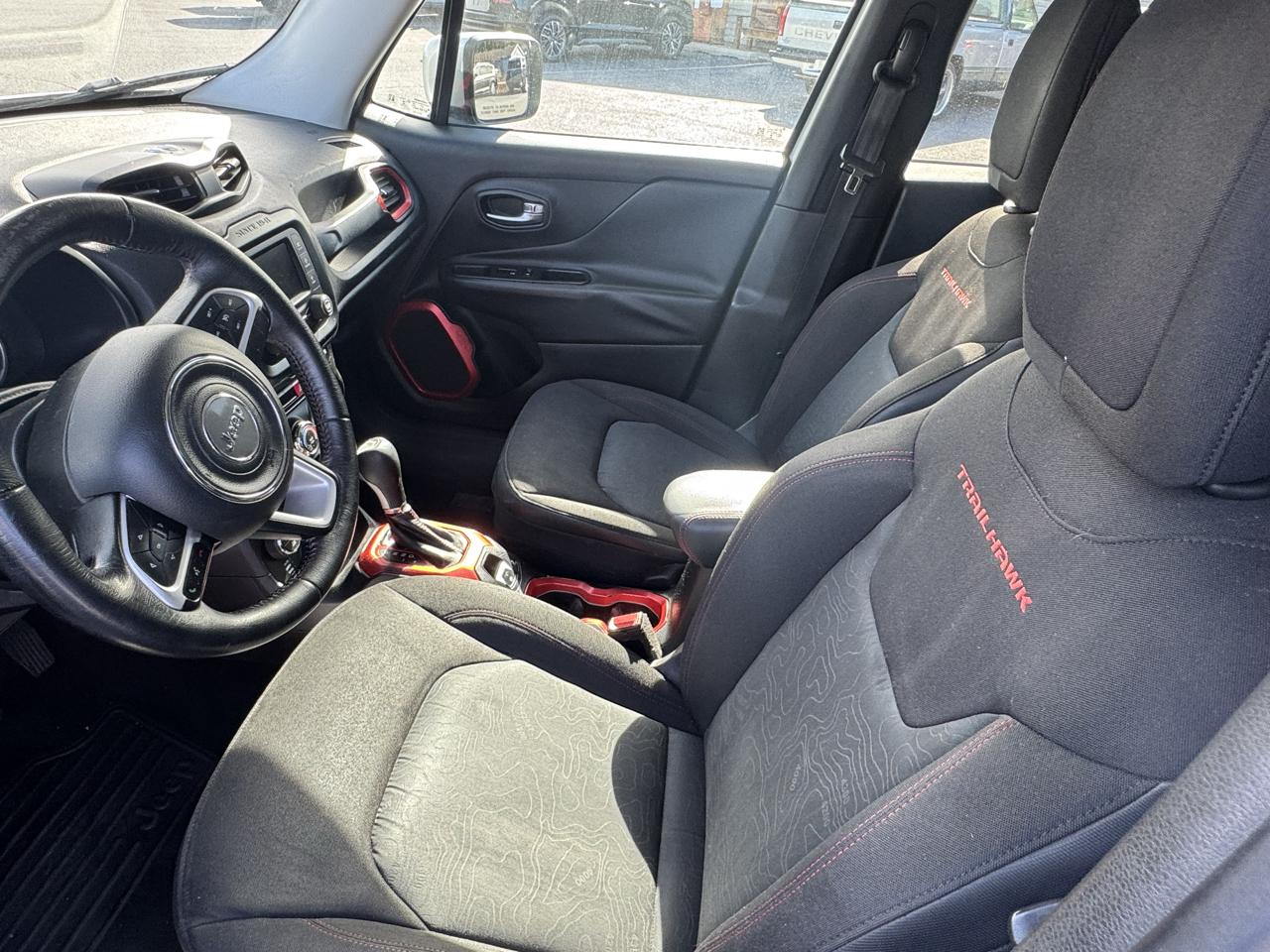 Jeep Renegade photo 23