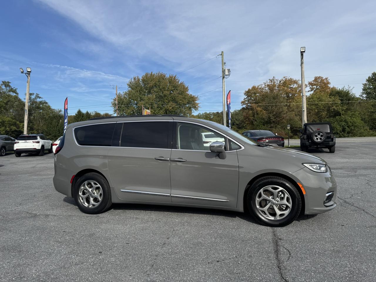 Chrysler Pacifica Limited FWD 2022