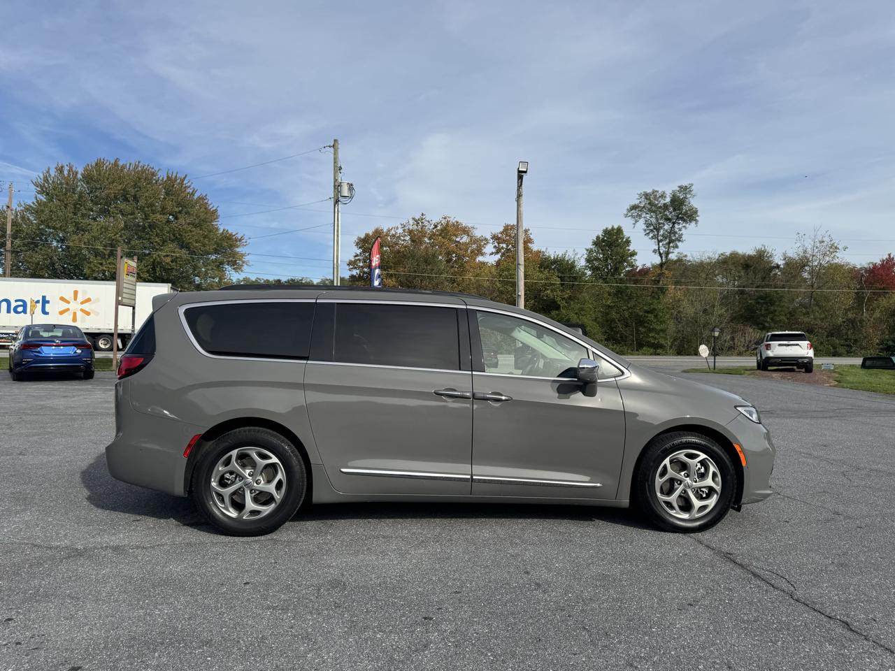 Chrysler Pacifica Limited FWD 2022