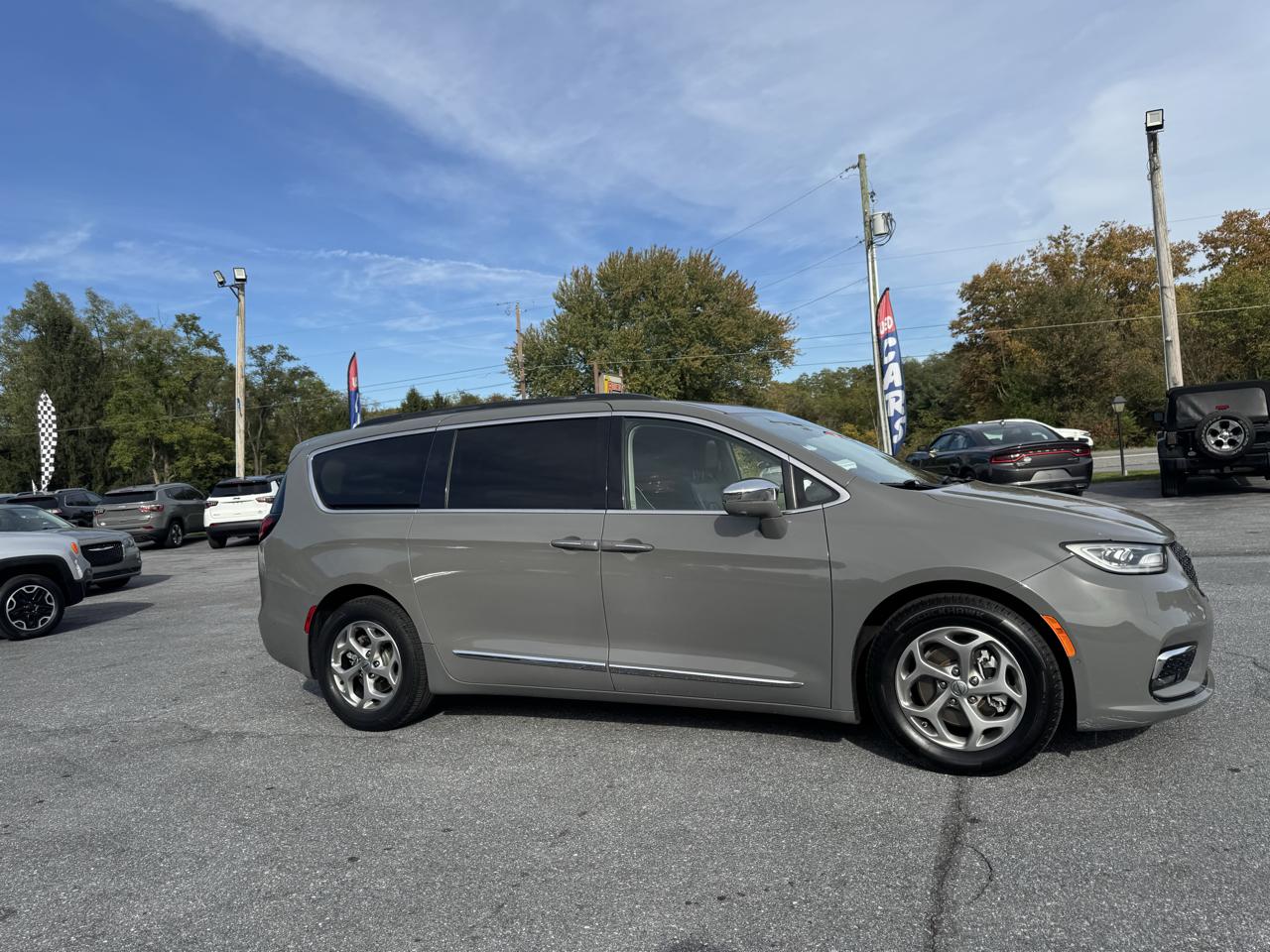 Chrysler Pacifica Limited FWD 2022